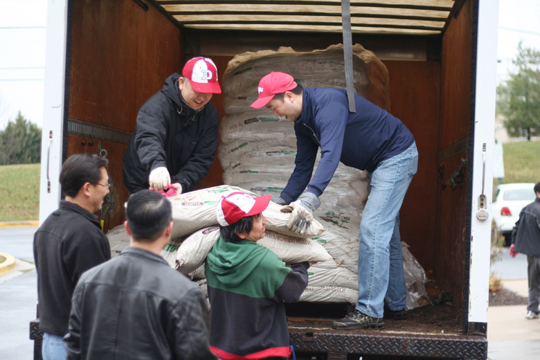 032809-mulch (8).jpg